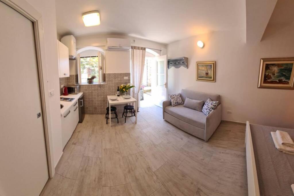 Studio Apartment Marella Vis Exterior photo